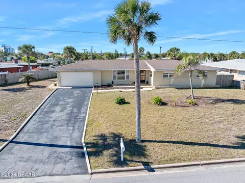 1125 Bel Aire Dr, Daytona Beach, FL 32118