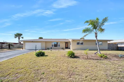 1125 Bel Aire Dr, Daytona Beach, FL 32118