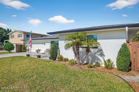Exterior - 213 Standish Dr, Ormond Beach, FL 32176 photo 4 of 8