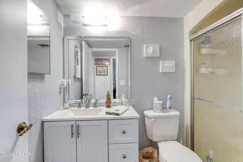 Bath - 215 Pine Cone Trl, Ormond Beach, FL 32174 photo 5 of 6