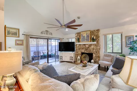 Living - 215 Pine Cone Trl, Ormond Beach, FL 32174 photo 2 of 8