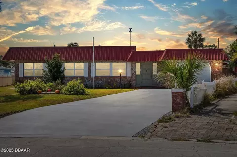 1247 Waverly Dr, Daytona Beach, FL 32118