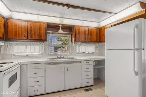 1302 Arroyo Pkwy, Ormond Beach, FL 32174 photo 4