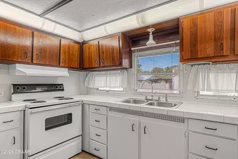 1302 Arroyo Pkwy, Ormond Beach, FL 32174 photo 5