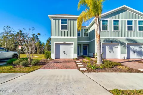 2062 Edison Pointe Blvd, South Daytona, FL 32119