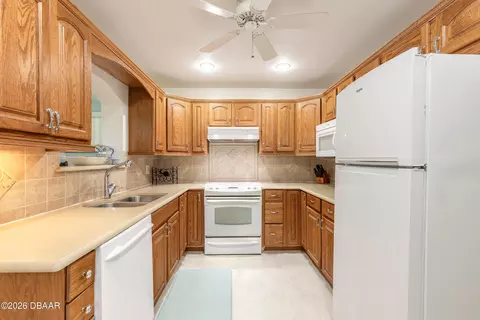 62 Pleasant Dr, Ormond Beach, FL 32176 photo 8