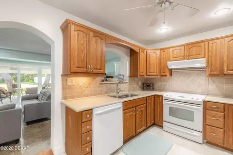 62 Pleasant Dr, Ormond Beach, FL 32176 photo 10