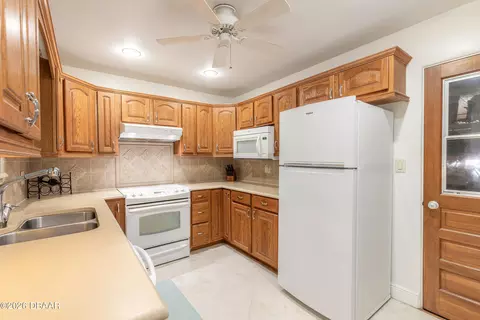 62 Pleasant Dr, Ormond Beach, FL 32176 photo 9