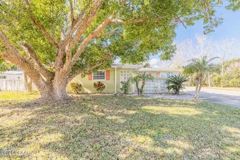 1820 Biscayne Ave, South Daytona, FL 32119