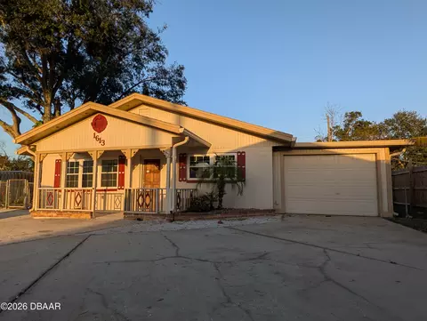 1613 Ridge Ave, Holly Hill, FL 32117