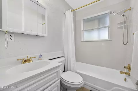 Bath - 65 Coquina Dr, Ormond Beach, FL 32176 photo 2 of 2