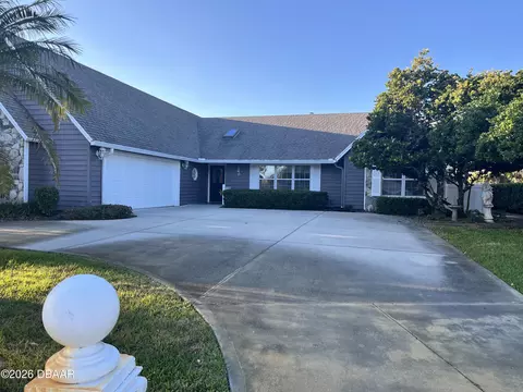 140 Mallard Ln, Daytona Beach, FL 32119