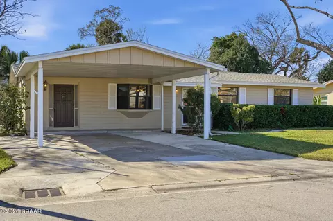 2318 Oriole Ln, South Daytona, FL 32119