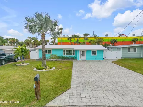 921 E 2nd Ave E, New Smyrna Beach, FL 32169