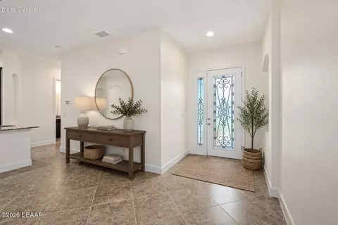 Entry Way - 829 Pinewood Dr, Ormond Beach, FL 32174 photo 2 of 5
