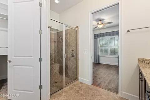 Bath - 829 Pinewood Dr, Ormond Beach, FL 32174 photo 2 of 5