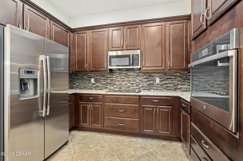 Kitchen - 829 Pinewood Dr, Ormond Beach, FL 32174 photo 4 of 5
