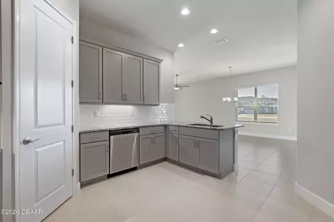 Kitchen - 89 Longridge Ln, Ormond Beach, FL 32174 photo 2 of 3