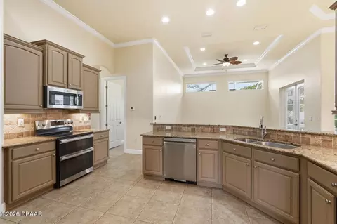 Kitchen - 14 Easterly Pl, Palm Coast, FL 32164 photo 3 of 6