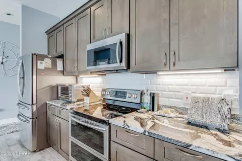 Kitchen - 16 Lionshead Dr, Ormond Beach, FL 32174 photo 2 of 5