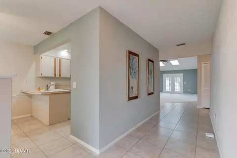 3 Brookwood Dr, Ormond Beach, FL 32174 photo 4