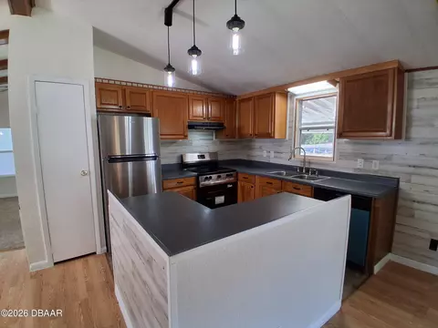 125 Sand Pebble Cir, Port Orange, FL 32129