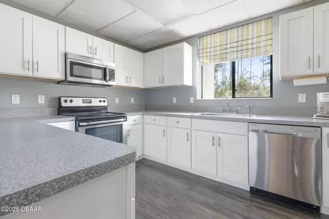 Kitchen - 6 Black Pine Way, Ormond Beach, FL 32174 photo 6 of 6