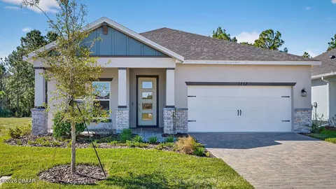 1257 Champions Dr, Daytona Beach, FL 32124