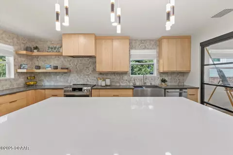 Kitchen - 225 Pawnee Dr, Ormond Beach, FL 32174 photo 2 of 6