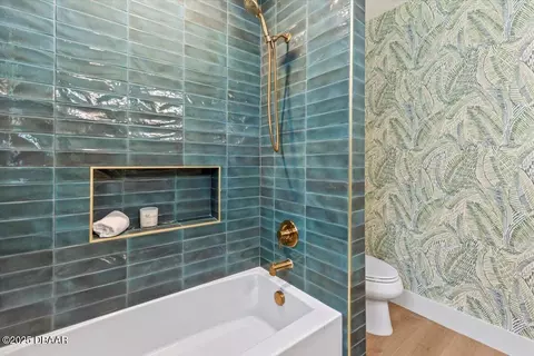 Bath - 225 Pawnee Dr, Ormond Beach, FL 32174 photo 7 of 8