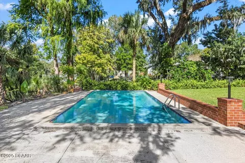Exterior - 225 Pawnee Dr, Ormond Beach, FL 32174 photo 6 of 16