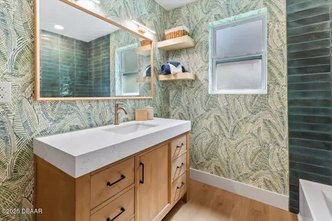 Bath - 225 Pawnee Dr, Ormond Beach, FL 32174 photo 6 of 8
