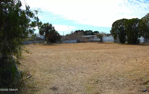 149 N 1st St, Oak Hill, FL 32759