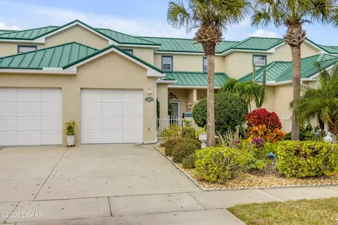 415 Bouchelle Dr, New Smyrna Beach, FL 32169