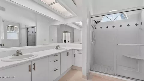 Bath - 114 Roble Ln, Ormond Beach, FL 32174 photo 1 of 8