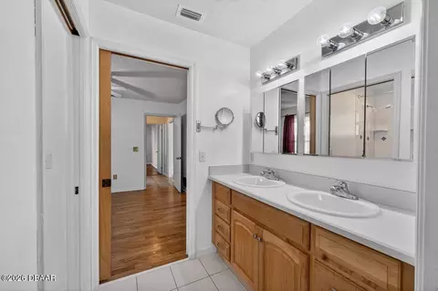 Bath - 114 Roble Ln, Ormond Beach, FL 32174 photo 4 of 8