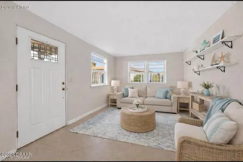 Living - 62 Brooks Dr, Ormond Beach, FL 32176 photo 2 of 3