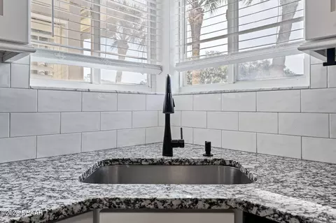 Kitchen - 39 Magnolia Dr S, Ormond Beach, FL 32174 photo 6 of 6