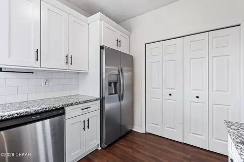 Kitchen - 39 Magnolia Dr S, Ormond Beach, FL 32174 photo 5 of 6