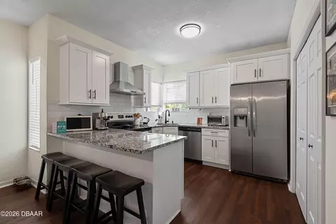 Kitchen - 39 Magnolia Dr S, Ormond Beach, FL 32174 photo 2 of 6
