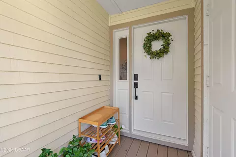 Entry Way - 39 Magnolia Dr S, Ormond Beach, FL 32174 photo 1 of 4