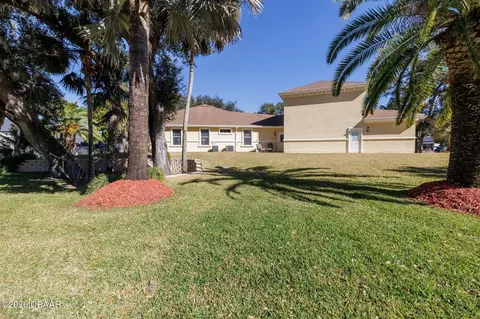 Exterior - 14 Princess Cir, Ormond Beach, FL 32174 photo 2 of 8