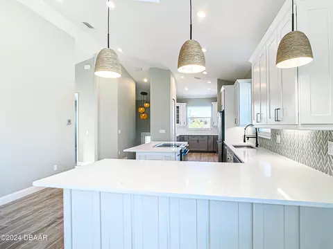 Kitchen - 154 Capri Dr, Ormond Beach, FL 32176 photo 4 of 7