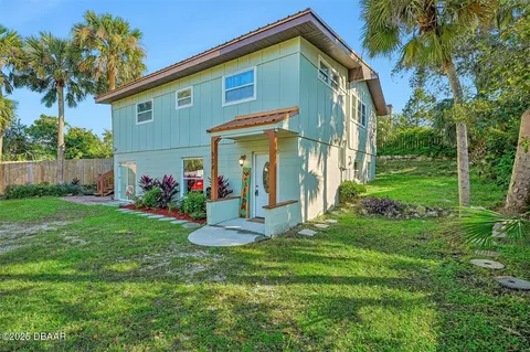 934 N Halifax Ave, Daytona Beach, FL 32118
