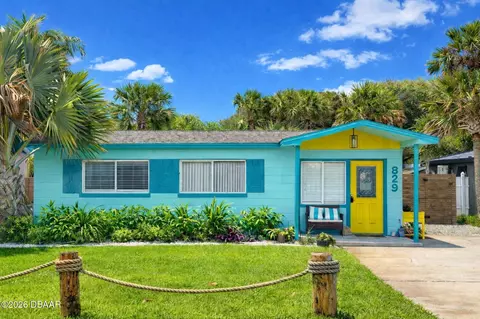 829 E 9th Ave, New Smyrna Beach, FL 32169
