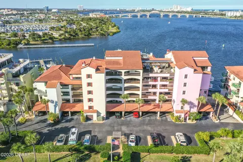 634 Marina Point Dr NE, Daytona Beach, FL 32114