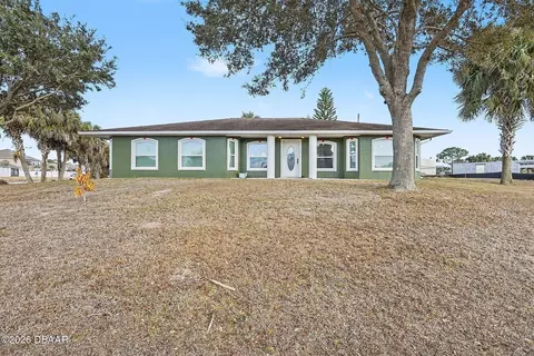 598 Gantry St SW, Palm Bay, FL 32908
