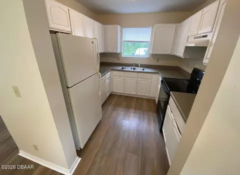 Kitchen - 23 Regent Ln, Palm Coast, FL 32164 photo 2 of 2