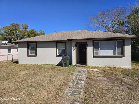 925 School St, Daytona Beach, FL 32114