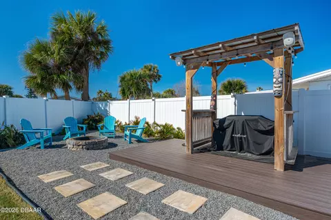 Exterior - 26 Palm Dr, Ormond Beach, FL 32176 photo 6 of 9